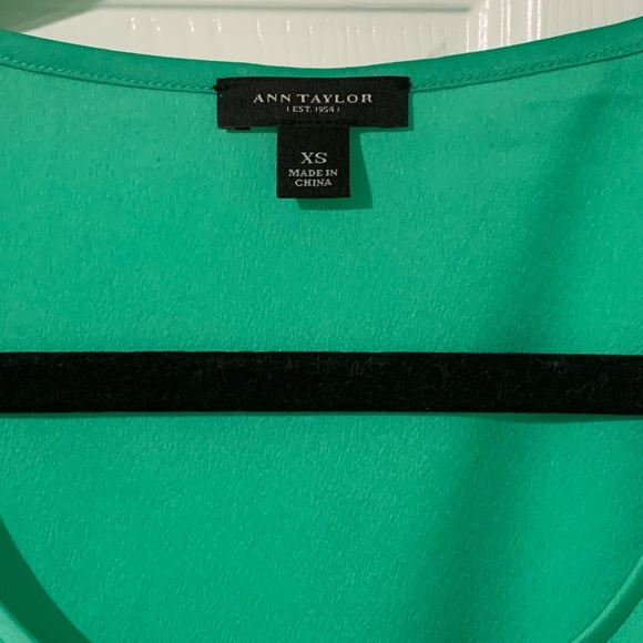 Ann Taylor Sleeveless Blouse - Picture 5 of 6